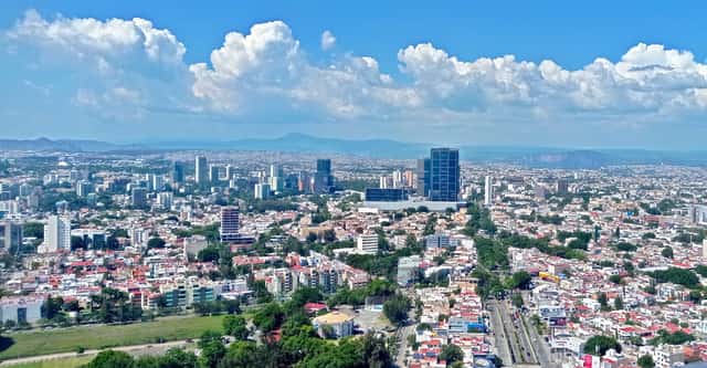 Panorámica Guadalajara desde edificio Bansi hacia norte (cropped) in Guadalajara, Mexico